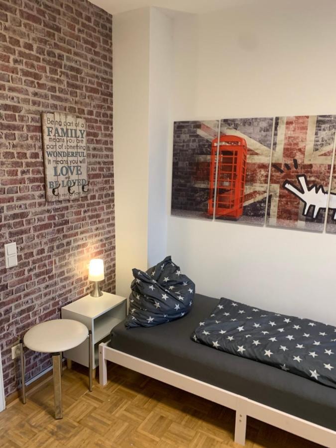 Mainpark Apartment 4 Schlafzimmer Bis Zu 10 Personen Direkt Ueber Aschaffapartment Bei Aschaffenburg Mainaschaff Екстериор снимка